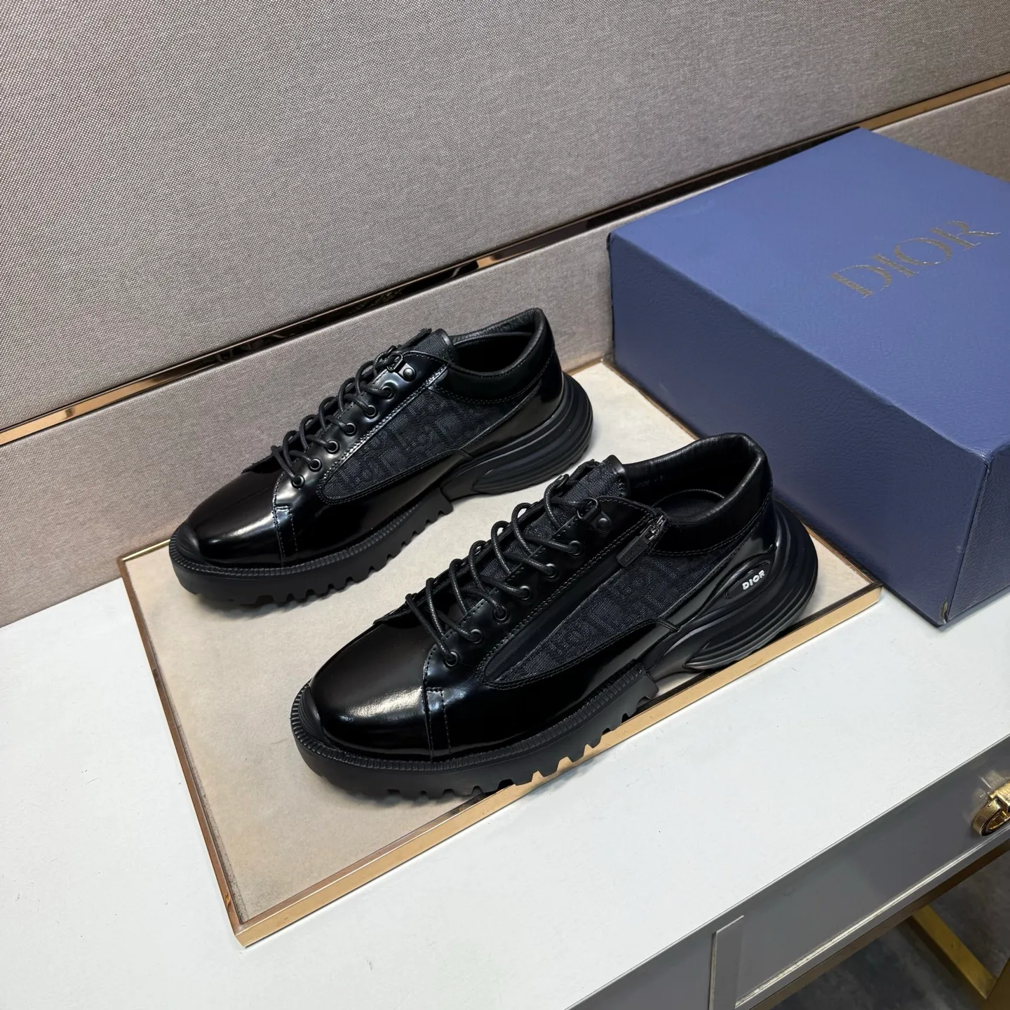 ⬛️Men's shoes 💰p560 [Dior~] Men's casual shoes 2025z cabinet sales simultaneously 🔶Size: 39-44 #️⃣ 🔷2 colors🔜The upper is made of multi-material splicing➕Genuine leather lining, comfortable and breathable, sole: original comfortable and wear-resistant outsole, ⚠️Real shot📱Photographed🎬The real thing is better📢📢📢